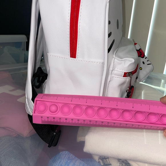 Hello Kitty White and Red Backpack with Iconic Design - Picture 6 of 11